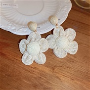 (  white Flower)Bohemia wind Round flowers earrings occidental style fashion samll temperament high Earring woman