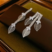 ( Silver needle  Silver Asymmetry)high zircon asymmetry leaves tassel silver earrings fashion samll temperament Earring