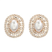 ( Gold)super claw chain occidental style earrings woman Round Alloy diamond embed Pearl ear stud banquet style