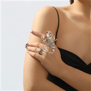 ( White K)R exaggerating diamond chain ring  occidental style punk wind geometry trend woman