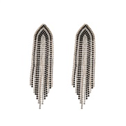 (black and white)super claw chain tassel earrings woman occidental style exaggerating leaf Alloy fully-jewelled brideea