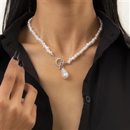 ( 4 White k 3834)occidental style  temperament Pearl necklace  creative Irregular chain clavicle woman