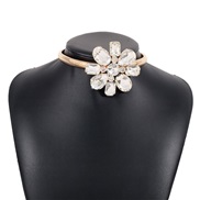 ( Gold)occidental style exaggerating temperament fully-jewelled flowers necklace  retro brilliant Collar chain woman