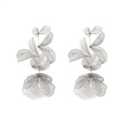 ( Silver)occidental style fashion retro palace wind long style hollow flowers earrings Metal earring Earring