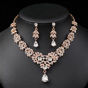 ( Gold)occidental style exaggerating retro necklace set woman clavicle chain head