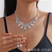 (Pearl  Two piece suit ZZTL 5) claw chain Pearl Rhinestone necklace earrings set wedding banquet necklace