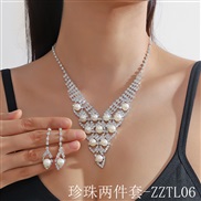 (Pearl  Two piece suit ZZTL 6) claw chain Pearl Rhinestone necklace earrings set wedding banquet necklace