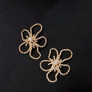 ( Gold)occidental style fashion exaggerating earrings  brilliant Rhinestone Irregular flower pendant earrings Earring