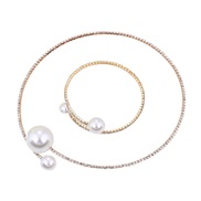 (1 GoldSuit ) Korean bride shine Rhinestone set  Round fully-jewelled bracelet earrings necklace three