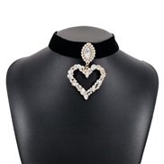 (White Diamond ) occidental style diamond love necklace   wind exaggerating samll clavicle chain Collar