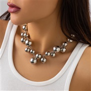 ( 1  White K 5725E2)occidental style  exaggerating big Beads short style circle woman  punk temperament imitate Pearl C