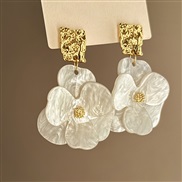 ( Silver needle  white)silver Acrylic flowers earrings retro ear stud earring temperament Earring woman