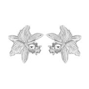 ( White K)exaggerating Alloy diamond big flowers earrings occidental style retro wind flowers ear stud fashion Earring 
