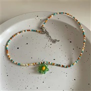 (X 129 3)Korean style retro wind candy color beads necklace daisy sweet flowers temperament clavicle chain