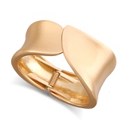 (gold ) occidental style fashion bangle wind Metal textured Alloy opening bangle