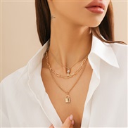 ( Gold 6222)occidental style  fashion diamond keylock pendant necklace  brief Metal chain clavicle woman