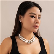( 3  White K 4817E1)occidental style punk exaggerating Metal beads necklace temperament short style imitate Pearl Colla