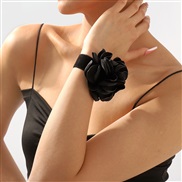 (B2 11)occidental style wind exaggerating rose bracelet  Pearl samll temperament elegant fashion flower