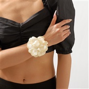 (B2 2 )occidental style wind exaggerating rose bracelet  Pearl samll temperament elegant fashion flower