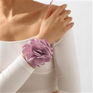 (B2 13)occidental style wind exaggerating rose bracelet  Pearl samll temperament elegant fashion flower