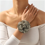(B2 35)occidental style wind exaggerating rose bracelet  Pearl samll temperament elegant fashion flower