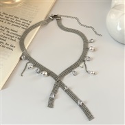 retro temperament tassel Pearl necklace samll flash diamond Collar Pearl chain high