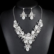 ( white)occidental style Alloy clavicle chain necklace earrings set woman palace temperament occidental style retro col