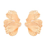 ( Gold)occidental style exaggerating Alloy leaves flowers earrings woman fashion retro elegant temperament