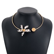 ( white) creative geometry fashion chain  resin enamel three-dimensional flowers necklace samll