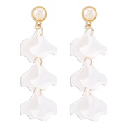 ( white) petal tassel earrings  sweet temperament earring personality exaggerating embed Pearl long style Earring
