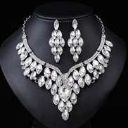 ( Silver)occidental style exaggerating retro necklace set woman luxurious crystal banquet clavicle chain