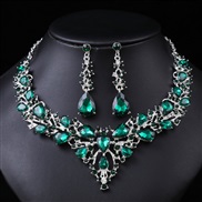 ( green)exaggerating retro necklace set woman luxurious crystal banquet clavicle chain