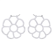 ( White K)E occidental style wind geometry brief earrings  Metal textured hollow flowers geometry Earring woman