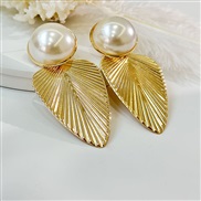 (E 648  Gold)occidental style fashion  gradual change leaves earrings womanins trend all-Purpose Pearl temperament