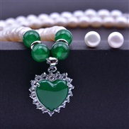 (green love  necklace)natural Pearl necklace beads Korean style temperament clavicle chain woman pendant gift