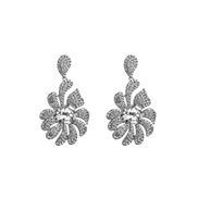 (White Diamond silvery )occidental style fashion exaggerating earrings Alloy luxurious temperament embed Rhinestone ful