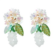 ( white)spring occidental style earrings flowers Earring woman resin flowers leaves elegant temperament ear stud