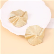 ( Gold)occidental style exaggerating personality leaf ear stud       unique samll wind banquet style