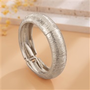 ( 3  White K 245 )occidental style exaggerating Metal wind textured bangle geometry brief surfaceracelet