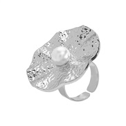 ( White k)R retro Metal wind Pearl Round temperament ear stud  high elegant all-Purpose ring