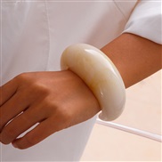 ( 2  Beige 2474)occidental style  exaggerating Irregular translucent width surface bangle  personality Acrylic geometry