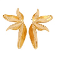 ( Gold)new retro three-dimensional Alloy big flowers earrings occidental style flowers Leaf ear stud Earring woman