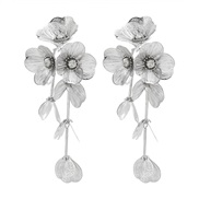 ( Silver) zircon flowers petal tassel ear stud small fresh sweet personality earrings samll wind Earring