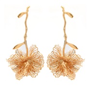 ( Gold) flowers pendant Metal earrings occidental style wind fashion Earring