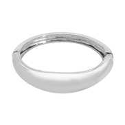 ( White K) Oval surface bangle  occidental style brief Metal high