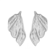 ( Silver)autumn leaves Irregular Metal earrings woman