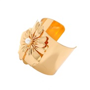 ( Gold)occidental style personality Metal flowers Pearl opening bangle temperament exaggerating bangle high